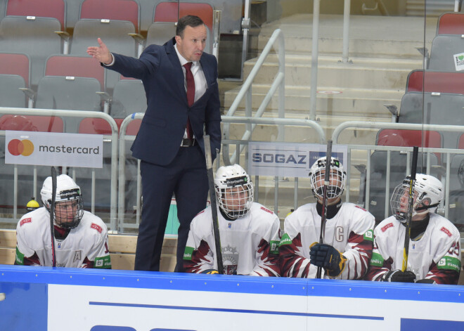 Atceļ  U-18 pasaules čempionātu hokejā, kurā bija jāpiedalās arī Latvijas jauniešiem