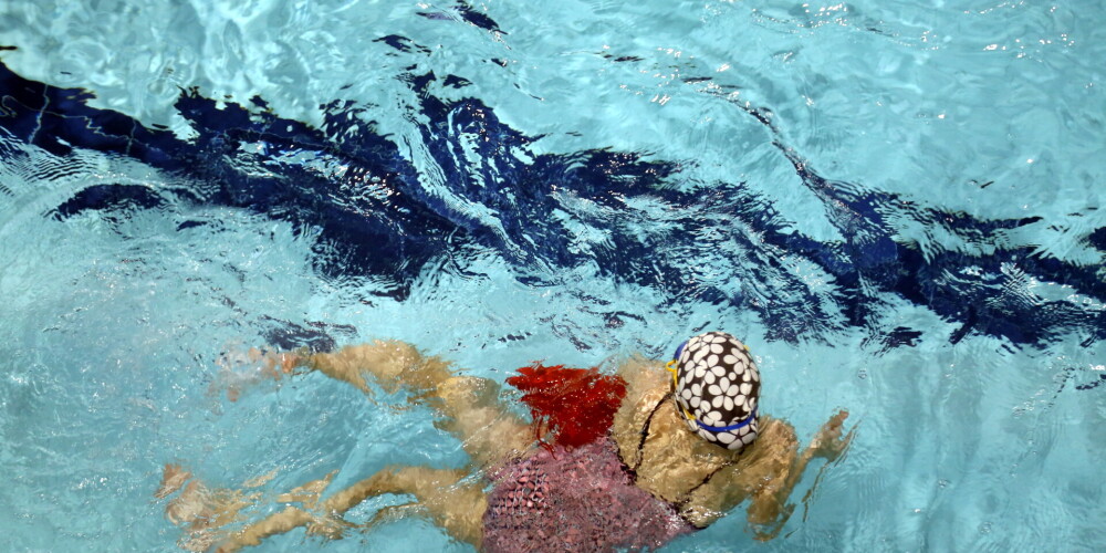 Policija aicina atsaukties personas, kuras apmeklējušas bērnu peldēšanas nodarbību Ventspilī