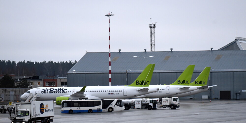 Lidosta "Rīga" apziņos lidsabiedrības par aviosatiksmes apturēšanu Latvijā; "airBaltic" pārtrauks lidojumus