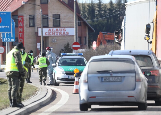 "Esam veiksmīgi iebraukušas Latvijā" - latviešu studentēm no Polijas ar izpalīdzīga šofera gādību izdevies nokļūt mājās