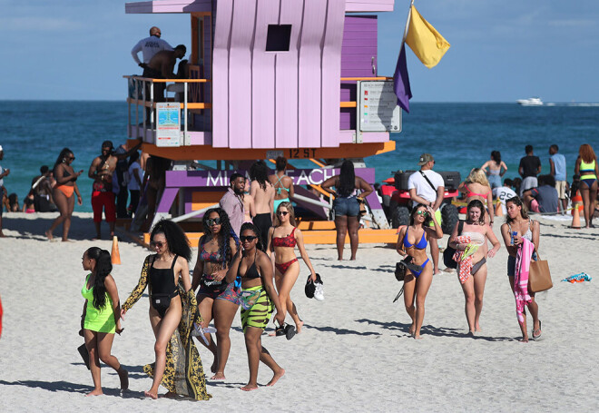 Florida šajā gadalaikā mēdz pieredzēt lielu tūristu pieplūdumu, kas saistīts arī ar skolas pavasara brīvlaiku. 