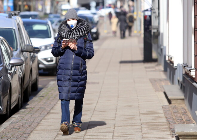 Kā tikt galā ar Covid-19 raisīto uztraukumu, bailēm un stresu