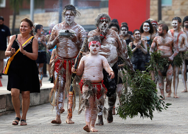 Austrālija Covid-19 dēļ slēdz aborigēnu teritorijas