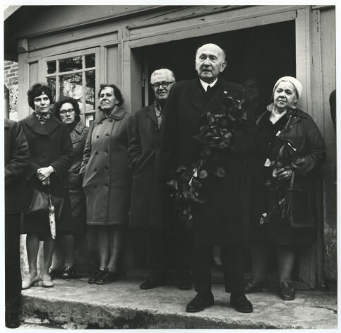 Kaut dzīves nogalē Sudrabkalns centās centās izvairīties no sabiedriskiem pasākumiem, pavisam atteikties no tiem nevarēja. 1974. gada 16. maijā Jāņaskolā savas 80. dzimšanas dienas pasākumā.