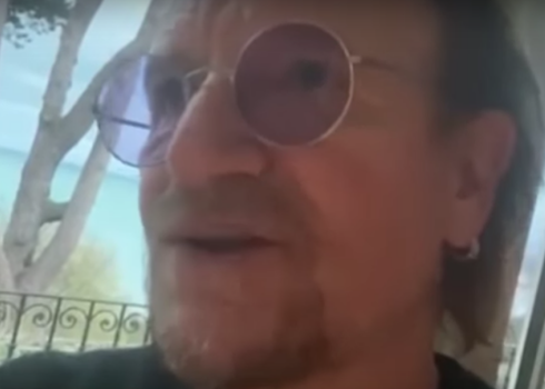 VIDEO: "Tu nevari pieskarties, bet tu vari dziedāt"- U2 līderis Bono velta dziesmu Covid-19