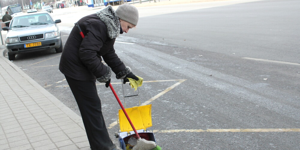Во время работ по весенней уборке улиц Риги будет кратковременно вводиться запрет на остановку и стоянку