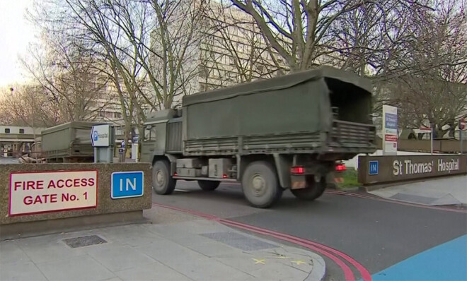 Šodien Londonas ielās varēja novērot Lielbritānijas armijas karavānu.