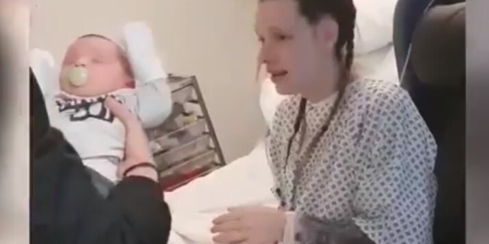 Первая встреча вышедшей из комы матери с ее новорожденным сыном попала на видео