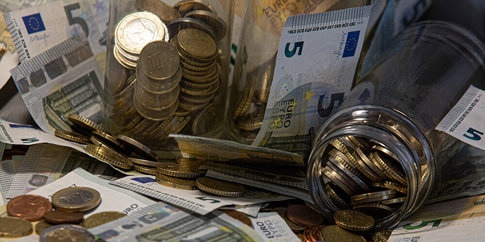 Dīkstāves pabalstu izmaksa Latvijas budžetam izmaksās 102 miljonus eiro
