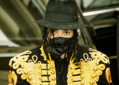 Miesassargs: Maikls Džeksons “paredzēja epidēmiju, tāpēc vienmēr staigāja ar sejas masku”