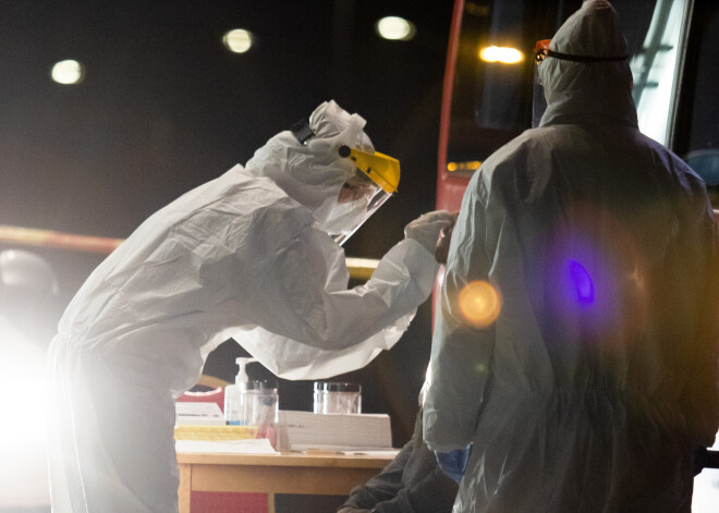 Pasaulē ar Covid-19 inficēto skaits pārsniedz pusmiljonu