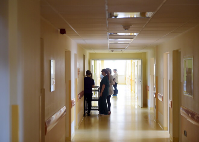 Pienāk informācija par ārstiem, kuri atsakās iet uz darbu bailēs no Covid-19