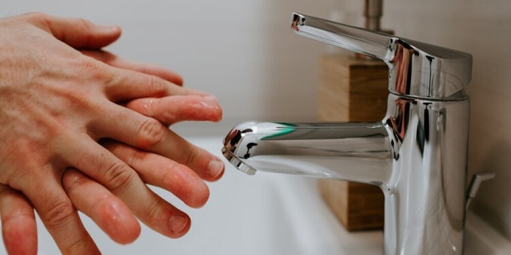 Vai roku dezinfekcijas līdzekli drīkst lietot arī tad, ja beidzies derīguma termiņš?