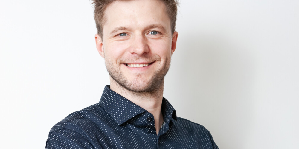 "Šobrīd man ir besis, bet kaut kas ir jādara...” saka uzņēmīgais aktieris.