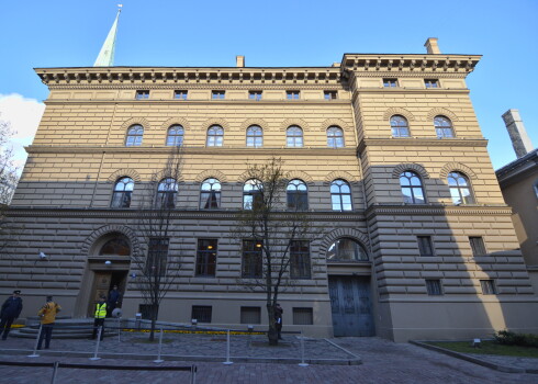 Koalīcija vienojusies par Saeimas sanākšanu uz sēdēm vairākās parlamenta telpās