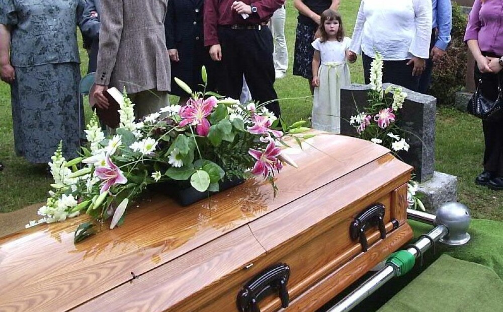 Бабку похоронили