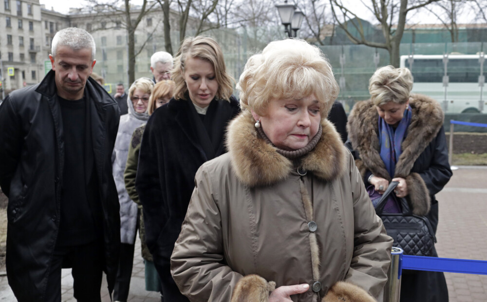 Нарусова и ее дочь. Нарусова Людмила и Собчак Анатолий с Ксенией. Людмила Нарусова. Нарусова и Собчак Анатолий. Людмила Нарусова и Анатолий Собчак.