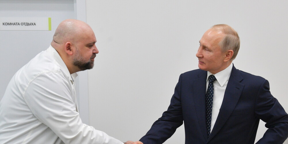 Krievijā koronavīruss apstiprināts ārstam, kurš kopā ar Putinu apmeklējis slimniekus