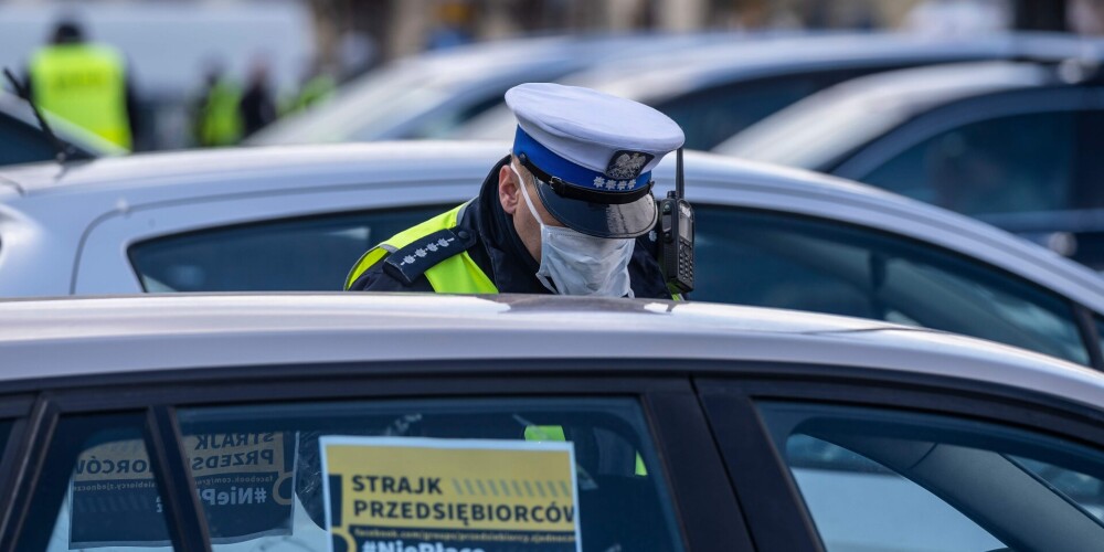 Covid-19 krīze Eiropā: uzņēmēji Varšavā bloķē satiksmi