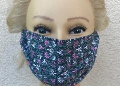 Firma ir pārāk maza, lai varētu piedāvāt vairumā, un tās arī nav medicīniskās maskas, tomēr aizsargāt varot.