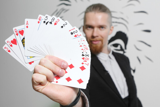 Burvju mākslinieks Valdemārs Weiss.