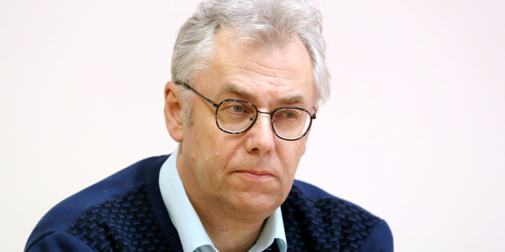 Perevoščikovs: katrs desmitais saslimšanas gadījums konstatēts ārstniecības iestādēs