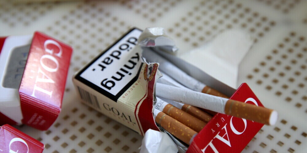 У жителя Курземе конфисковали 90 тысяч сигарет
