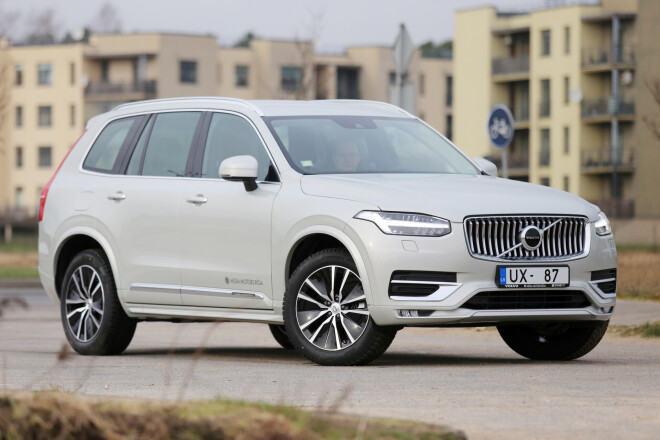 Ietilpīgais un majestātiskais XC90 jau izsenis ir viens no mūspusē iecienītākajiem krosoveriem.