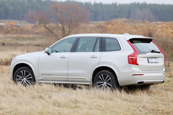 Ietilpīgais un majestātiskais XC90 jau izsenis ir viens no mūspusē iecienītākajiem krosoveriem.