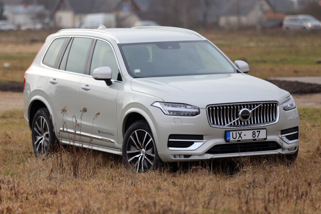 Ietilpīgais un majestātiskais XC90 jau izsenis ir viens no mūspusē iecienītākajiem krosoveriem.