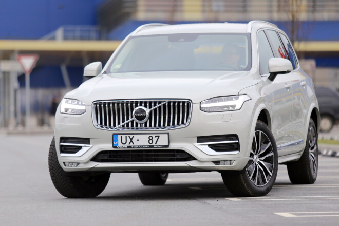 Ietilpīgais un majestātiskais XC90 jau izsenis ir viens no mūspusē iecienītākajiem krosoveriem.
