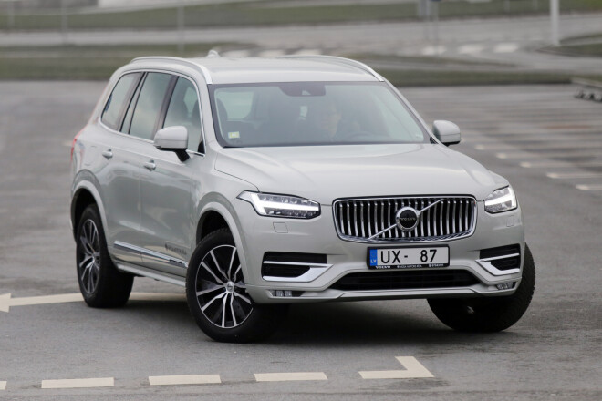 Ietilpīgais un majestātiskais XC90 jau izsenis ir viens no mūspusē iecienītākajiem krosoveriem.