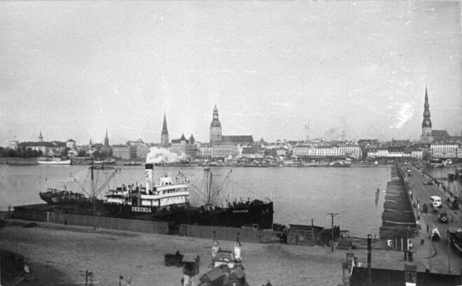 Tvaikonis Skrunda Rīgas krastmalā 1927. gadā.