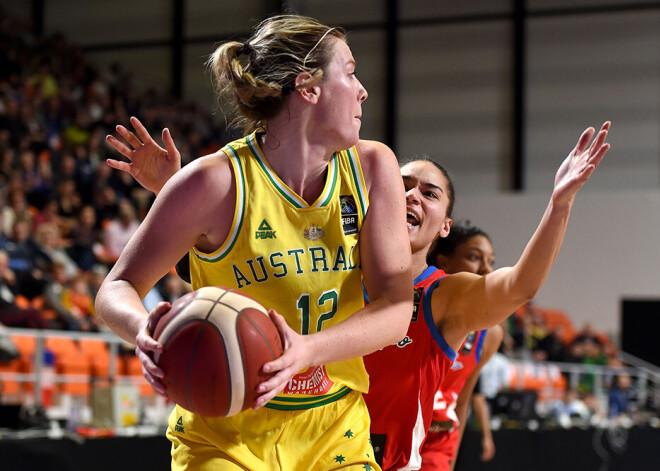 Latviešu izcelsmes austrāliete  paraksta līgumu ar WNBA klubu "Mercury"