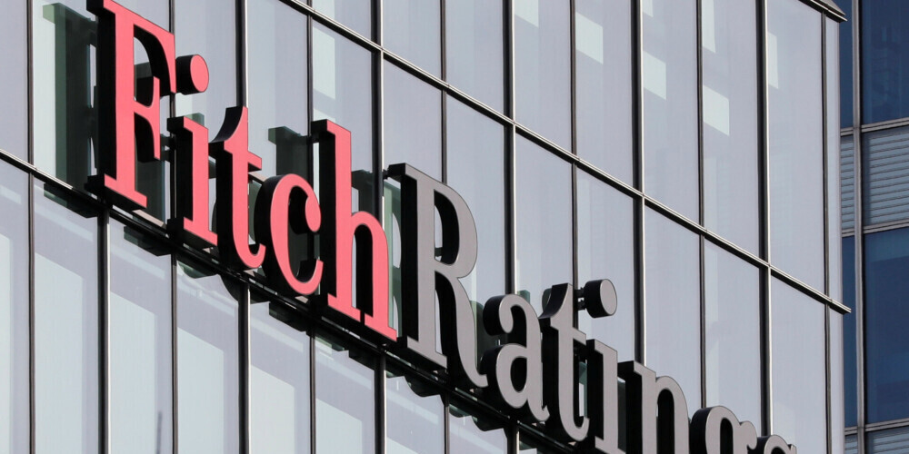Fitch уменьшило перспективу кредитного рейтинга Латвии