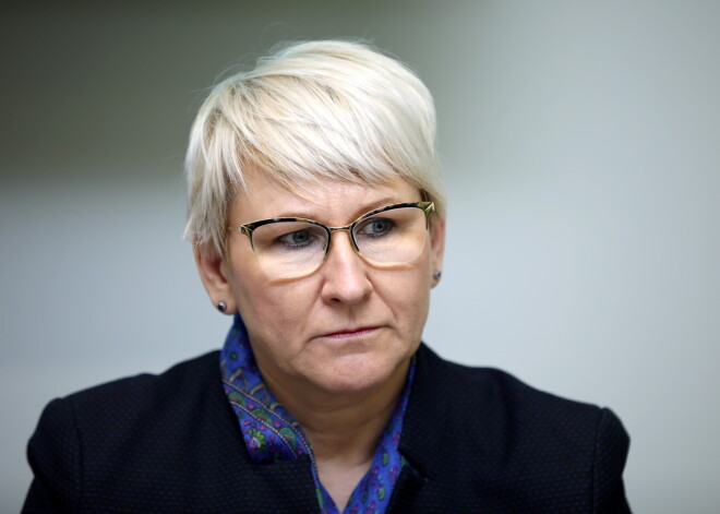 Kāda uzņēmuma darbiniekam dīkstāves pabalstā izmaksāti 4 eiro