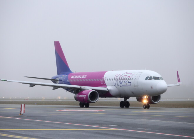 "Wizz Air" likvidē 1000 darbavietu