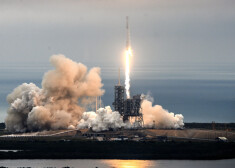 Astronauti uz SKS startēs ar "SpaceX" raķeti "Falcon 9".