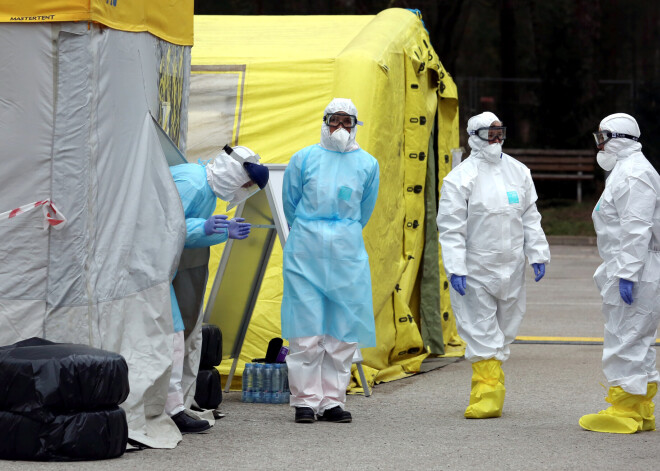 Veselības ministrija nosauc piemaksu saņēmējus par darbu Covid-19 apstākļos un to apmēru