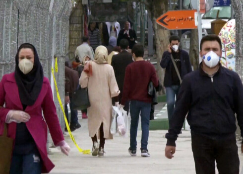 Irāna daļēji atceļ noteiktos ierobežojumus un atver lielos iepirkšanās centrus