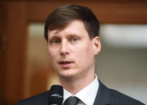 Nemiro pēc ievēlēšnas paziņoja, ka primāri jāstrādā ar jautājumiem saistībā ar Covid-19 izraisītās krīzes seku novēršanu.