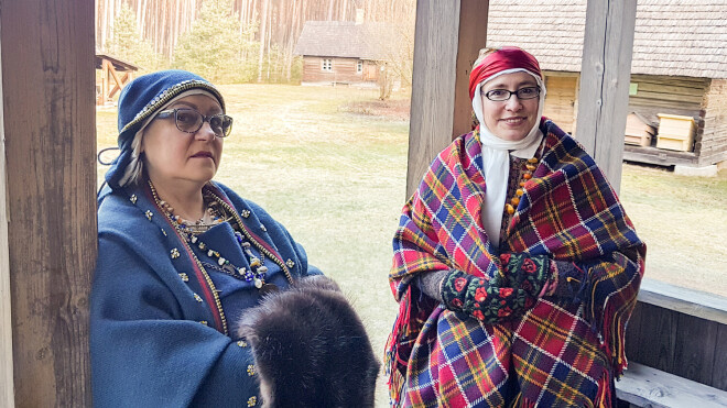 Ilze Strēle, Evita Lisovska – biedrības “Mans Tautastērps” vadītājas.