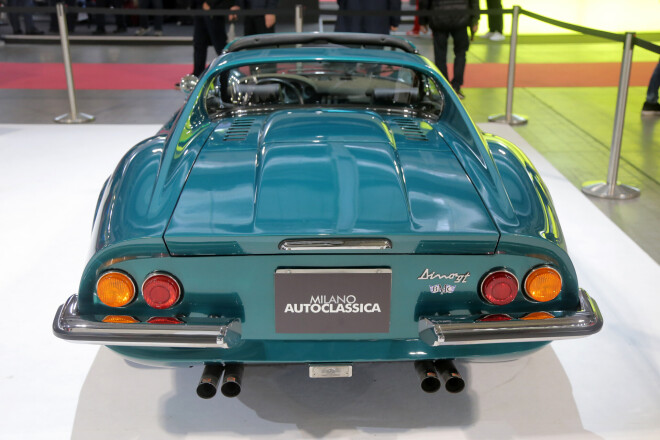 "Deviņvīri" apciemoja klasisko auto izstādi Milānā un pat apjuka visā tur redzētajā motorizētās dailes parādē...