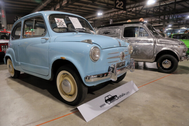 "Deviņvīri" apciemoja klasisko auto izstādi Milānā un pat apjuka visā tur redzētajā motorizētās dailes parādē...