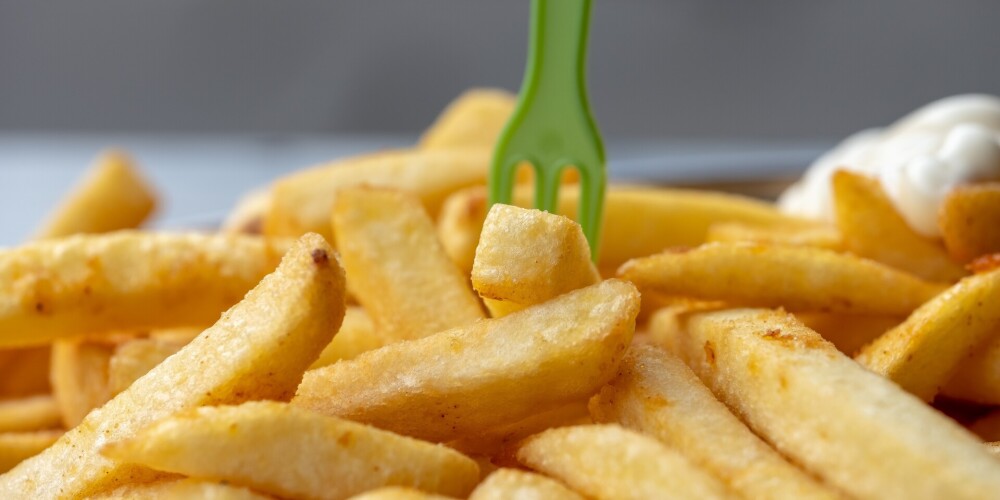 Beļģiem pandēmijas laikā iesaka nedēļā apēst papildu frī kartupeļu porciju