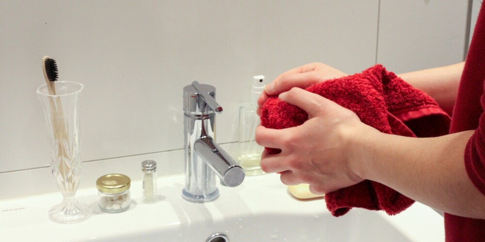 Kā tīrīt vannasistabu, lai pasargātos no koronavīrusa. Viss ir diezgan elementāri