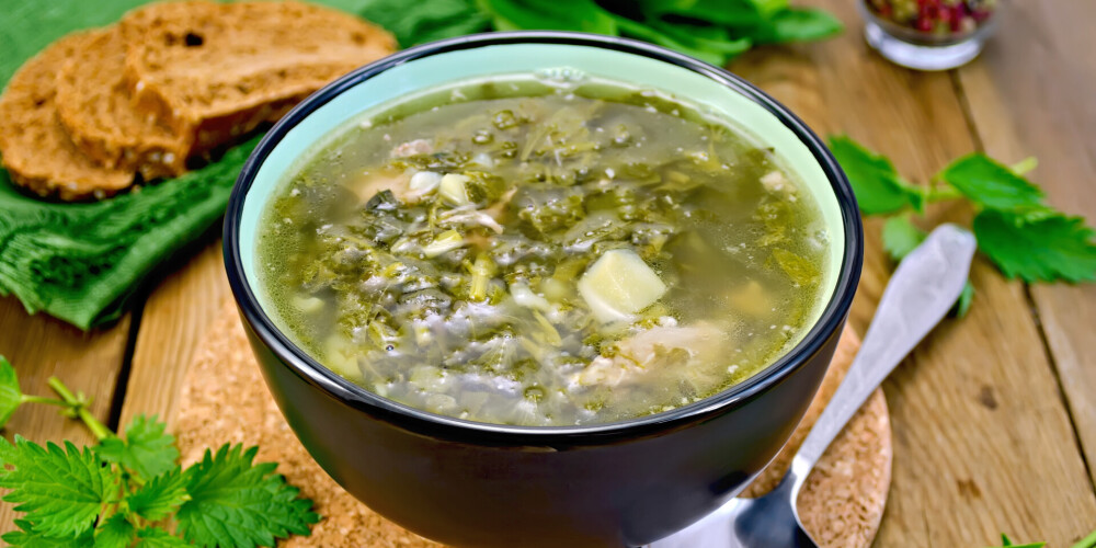 Pavasara zaļumu zupa