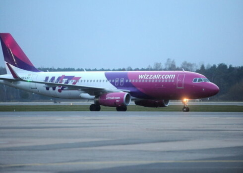 "Wizz Air" gan brīdina, ka, ņemot vērā straujās izmaiņas ceļojumiem noteiktajos ierobežojumos, galamērķu saraksts var tikt koriģēts.