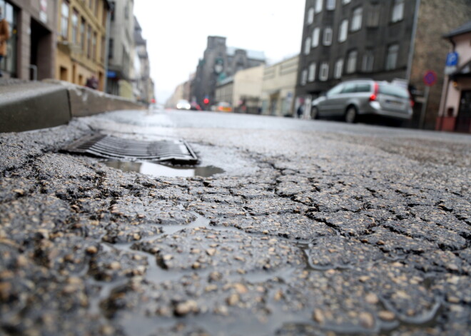 Čaka ielas remontdarbu projektā velojoslu izbūve nav paredzēta