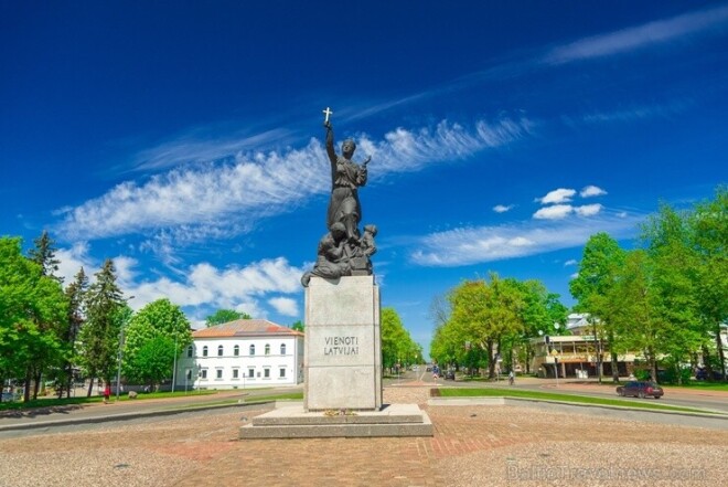 Ar audio gidu aprīkotais maršruts "Senās Rēzeknes pēdās" koncentrējas uz pilsētas vēsturi 19. gadsimta beigās un 20. gadsimta pirmajā pusē.